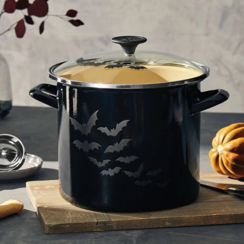NIB Le Creuset Limited Edition Halloween 8 qt Stockpot